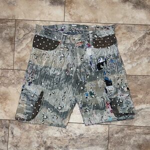 1 of 1 Custom Bizzrad Winter Chocolate Chip Camo Boro Shorts 

Size XL